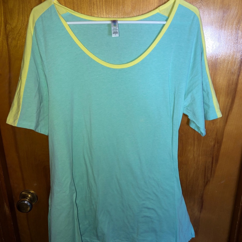 LuLaRoe Perfect Tee